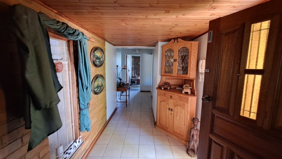 5 Bedroom Property for Sale in Fichardt Park Free State